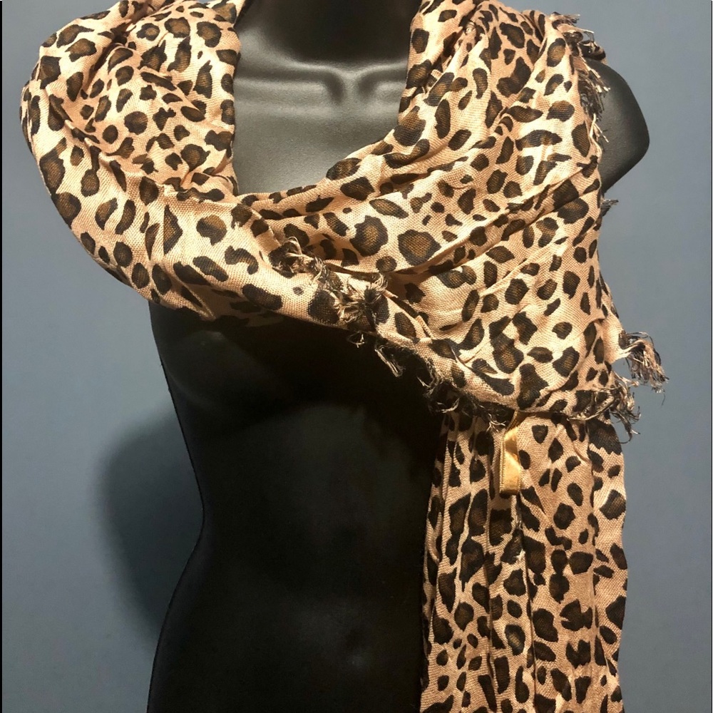 Leopard print long scarf